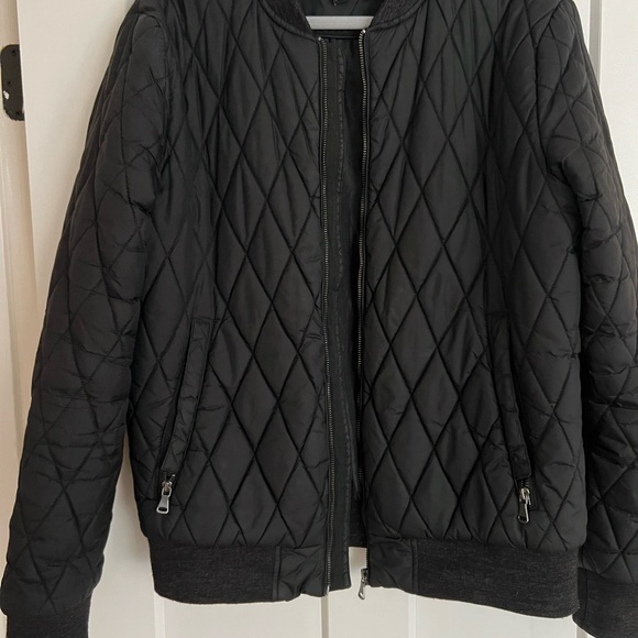 H & M women’s quilted bomber jacket - Picture 3 of 3